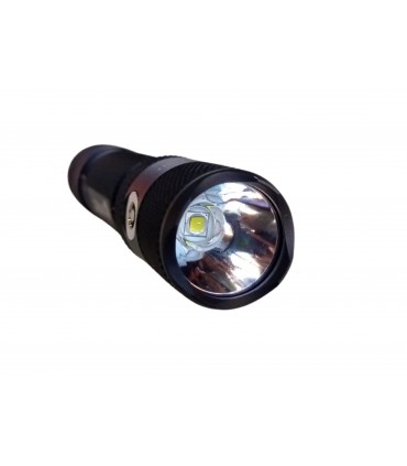 LINTERNA TACTICA "PATRULLERO" LED, 2030 Lúmenes. Recarga Magnética