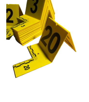Bipodes numerados 1-20 con doble escala métrica para fotografía de evidencias