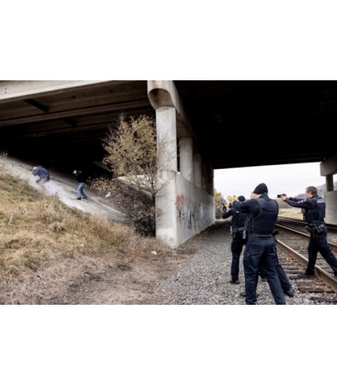 PISTOLA lanzadora de bolas de pimienta PEPPERBALL SENTRY. Cal .68